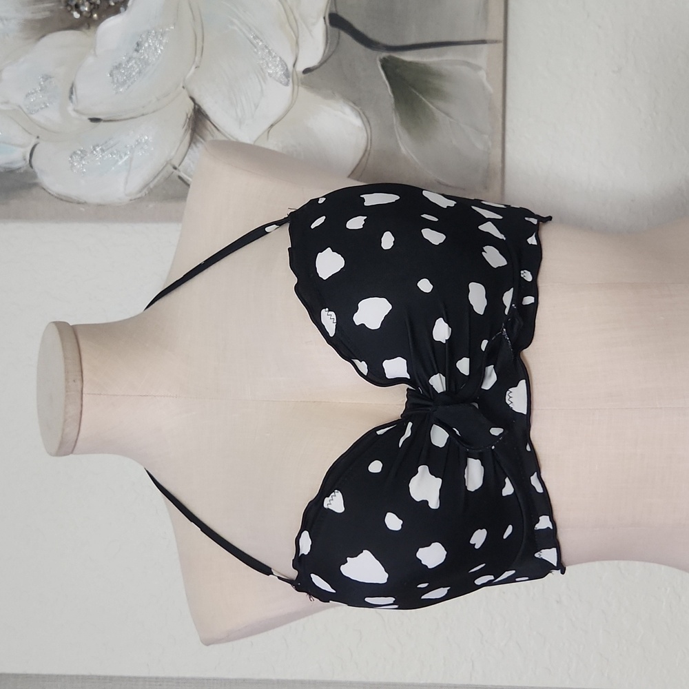 🚨Sundazed black and white polka dot bikini top, Size 34C🚨